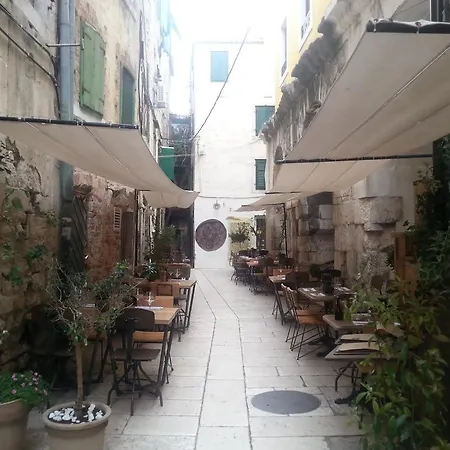 Cardo Guest house 3*